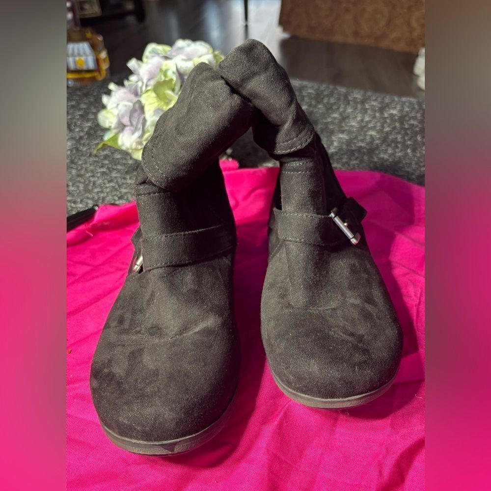 Rampage Brunella Black Suede Slip On Ankle Booties Flats EPC Size 7 Excellent Pr
